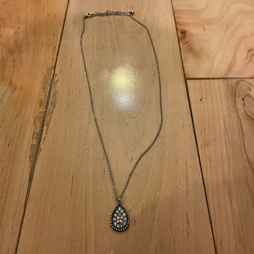 Teardrop Rhinestone Necklace - Picture 5 of 7